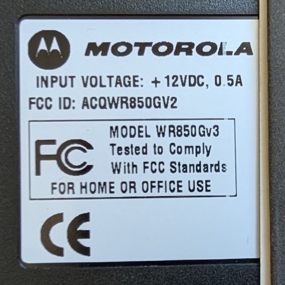 Motorola WR850G Wireless Router – Includes AC Adapter - Picture 2 of 4